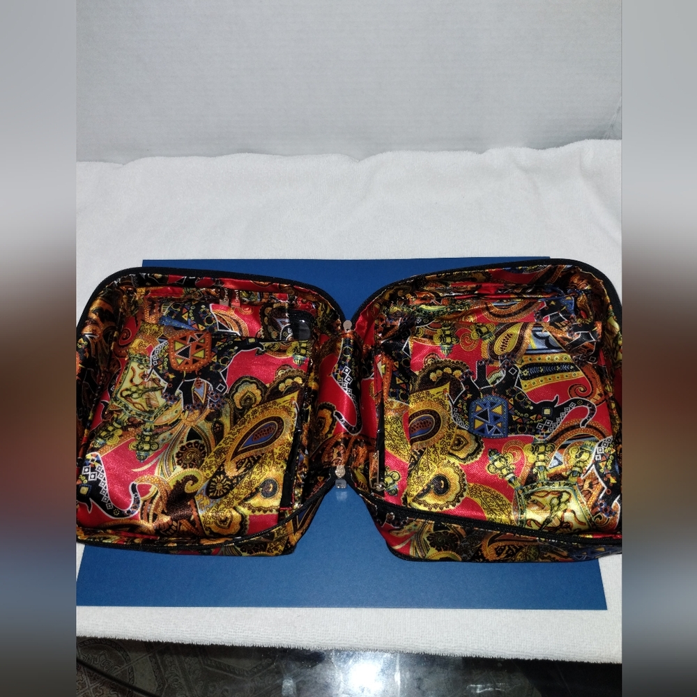 PurseN Tech Vibrant Red and Gold Travel Bag - Picture 5 of 6